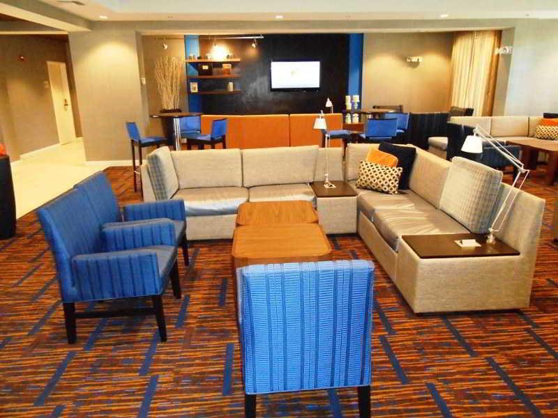 Courtyard 3*
